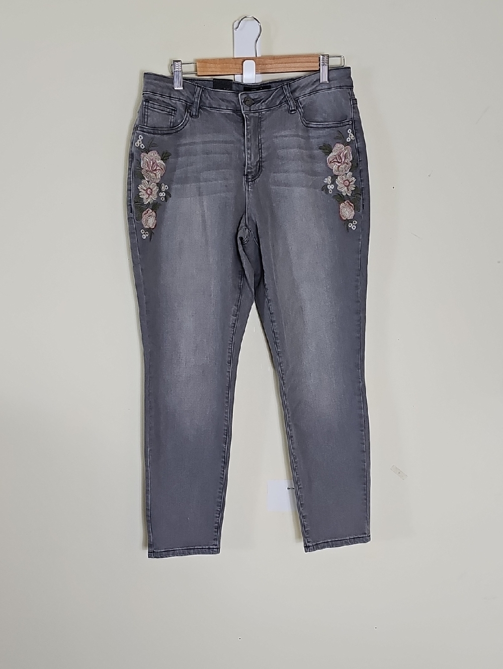 Earl Jeans Embroidered Grey Women's Size 14 NWT